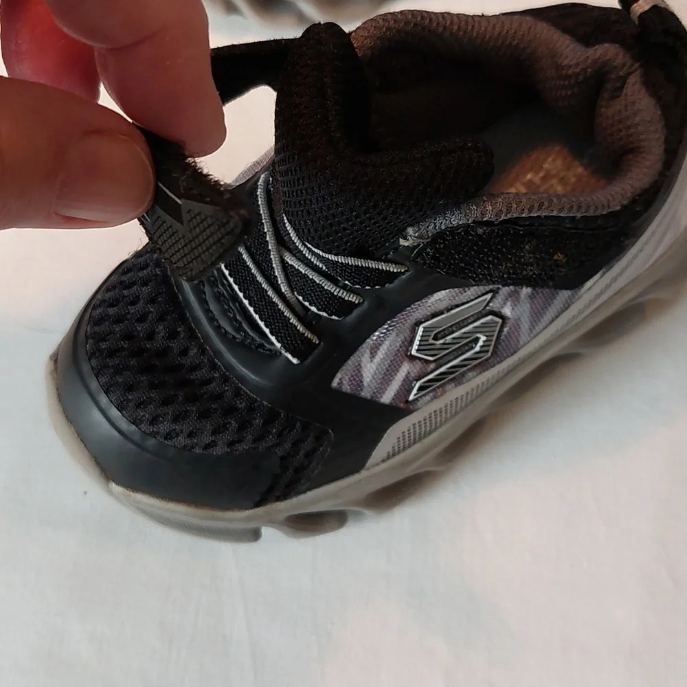 Skechers Toddler S Lights Shoes Hypno Flash in Black and Metallic Silver 6 EUC
